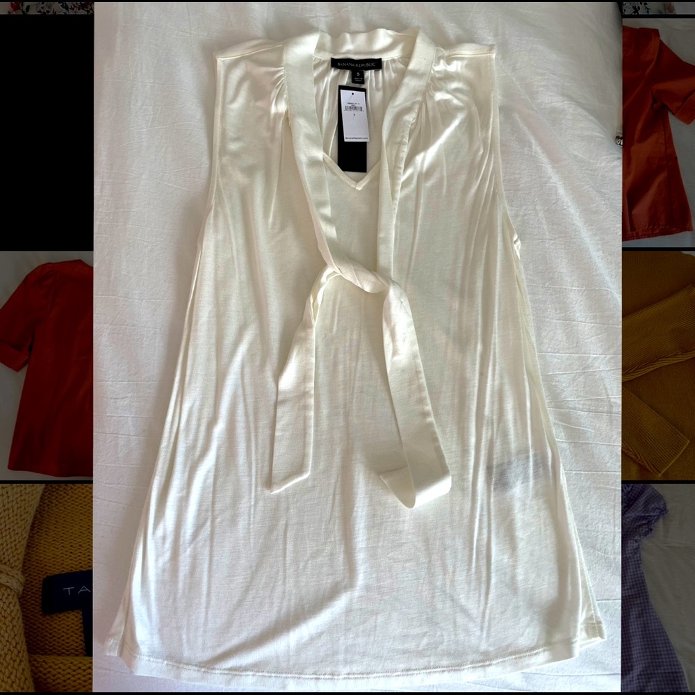 Banana Republic sleeveless tie front blouse